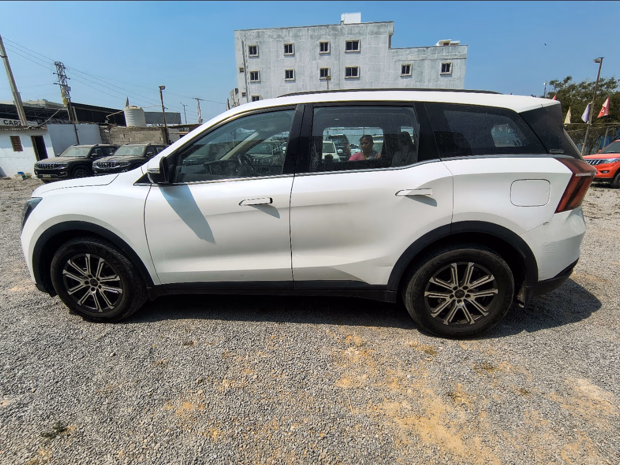 Used 2023 Mahindra XUV700 Used 2023 Mahindra XUV700
