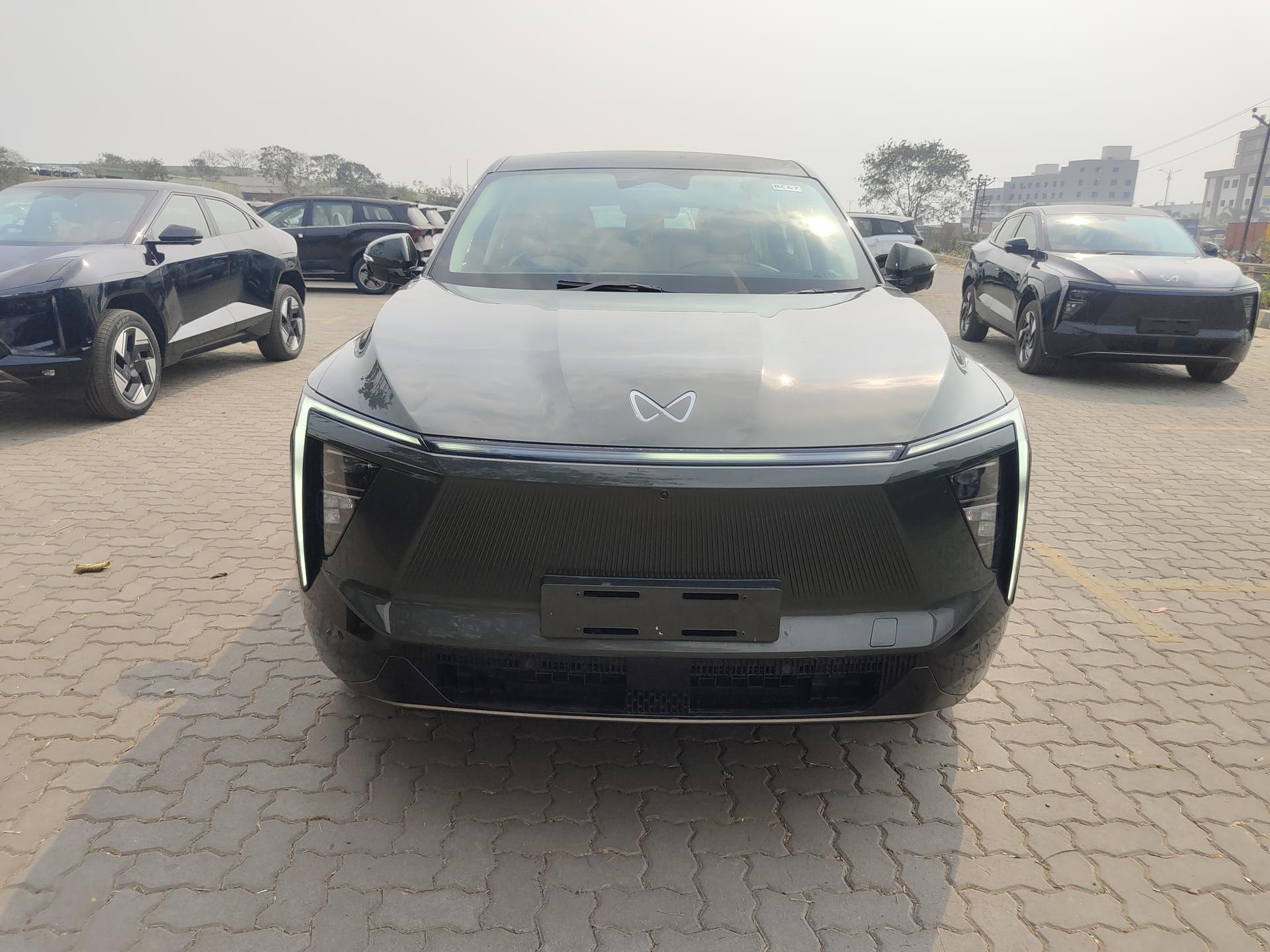 2024 महिंद्रा एक्सईवी 9ई Pack Three 79 kWh 11.2 KW R20 2024 महिंद्रा एक्सईवी 9ई Pack Three 79 kWh 11.2 KW R20
