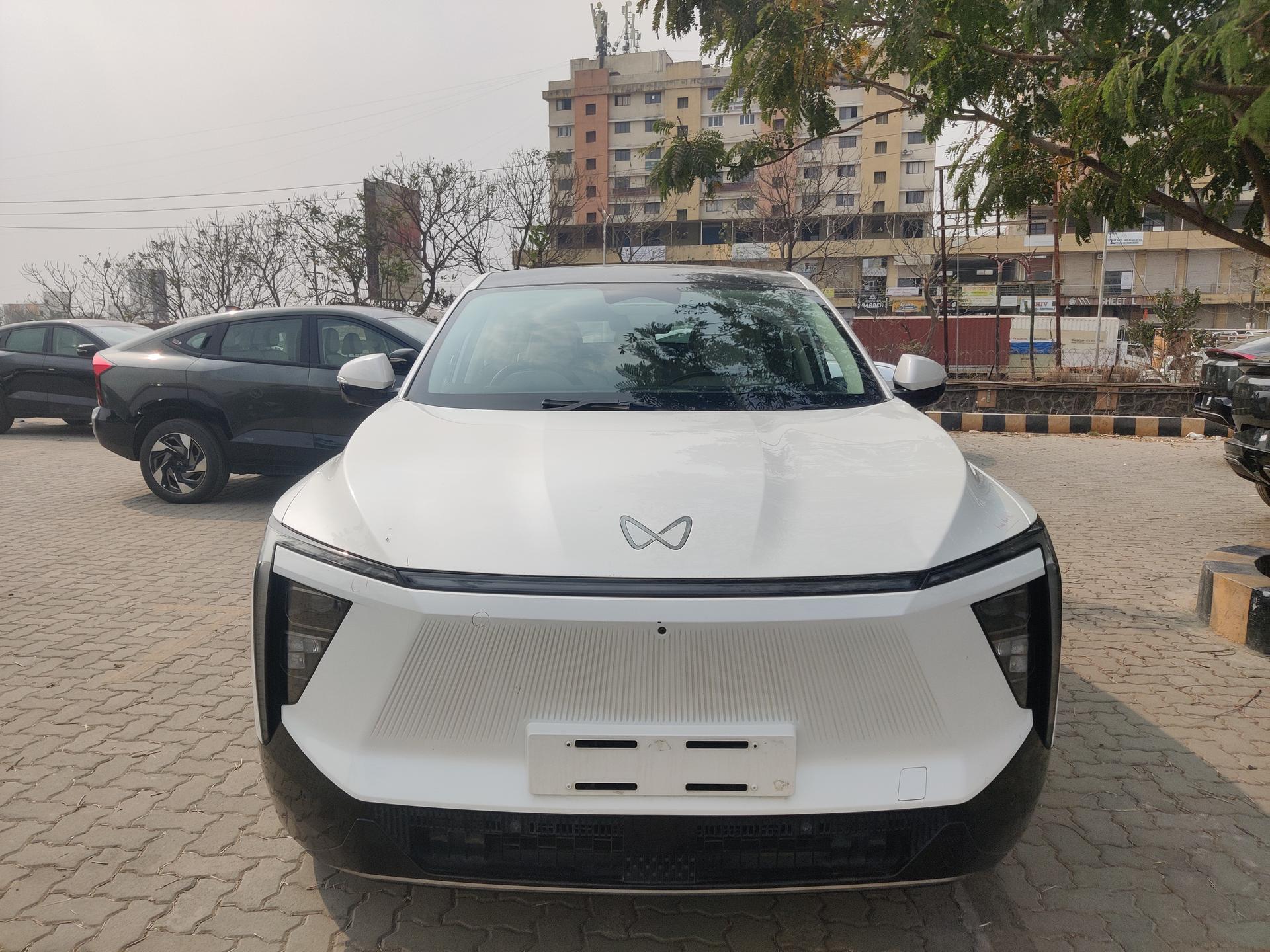 2024 महिंद्रा एक्सईवी 9ई Pack Three 79 kWh 11.2 KW R20 2024 महिंद्रा एक्सईवी 9ई Pack Three 79 kWh 11.2 KW R20