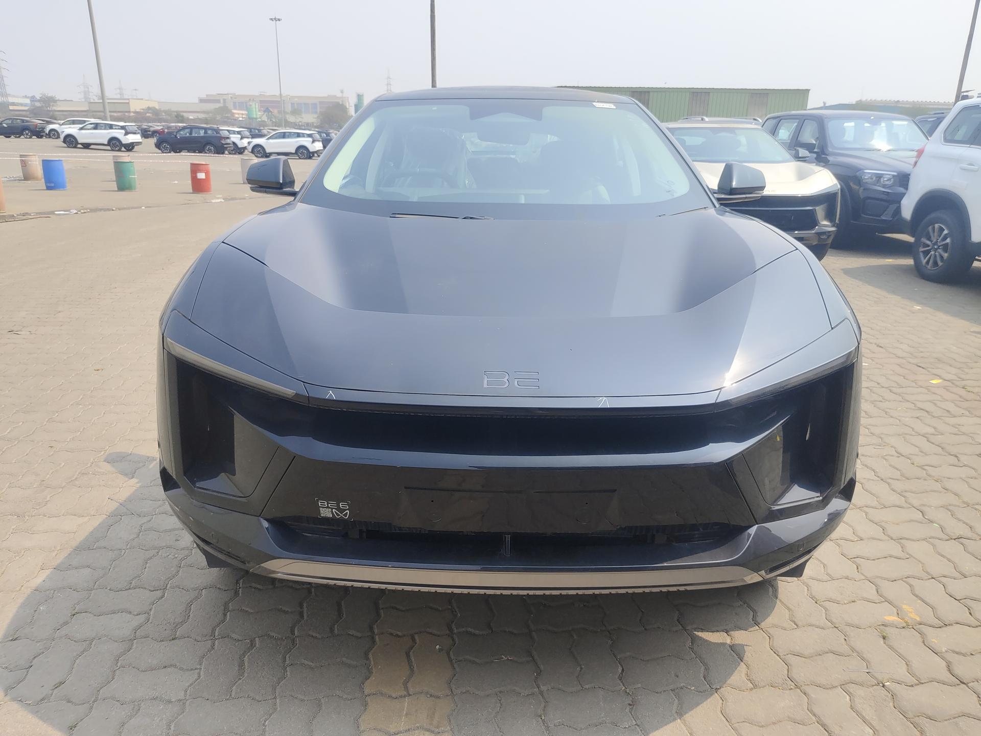 2025 महिंद्रा बी 6इ Pack Two 79 kWh NCH R19 2025 महिंद्रा बी 6इ Pack Two 79 kWh NCH R19