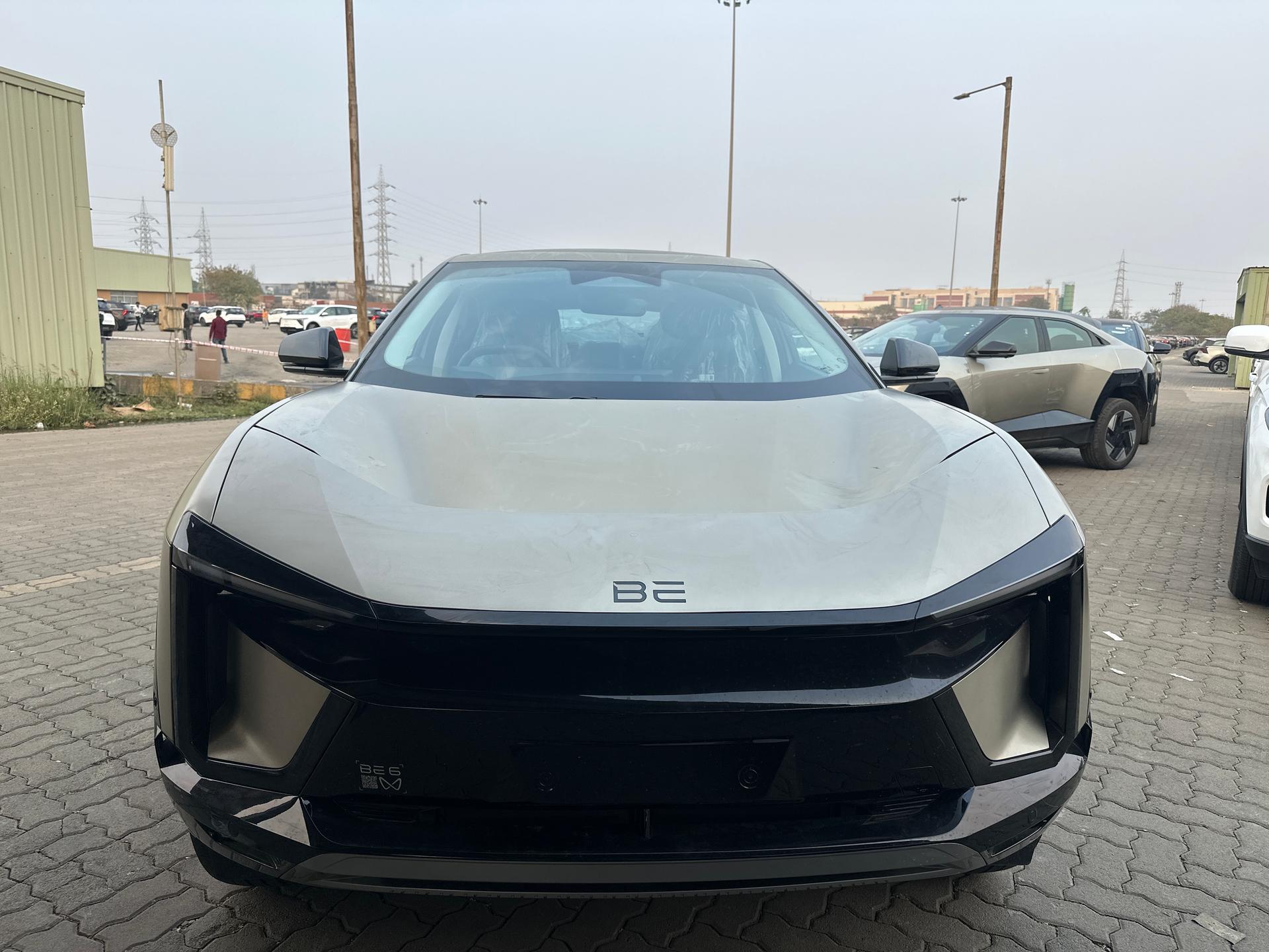 2025 महिंद्रा बी 6इ Pack Two 59 kWh NCH R19 2025 महिंद्रा बी 6इ Pack Two 59 kWh NCH R19