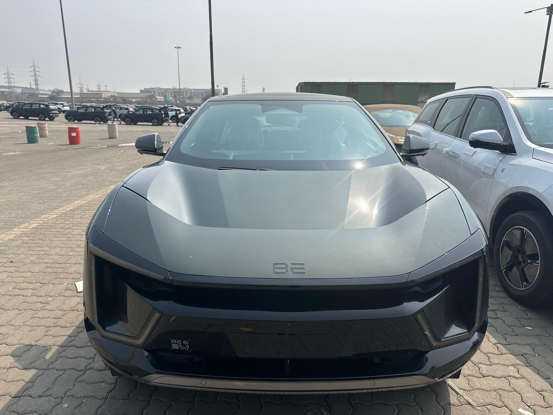 2025 महिंद्रा बी 6इ Pack Three Select 59 kWh 7.2 KW R19 2025 महिंद्रा बी 6इ Pack Three Select 59 kWh 7.2 KW R19