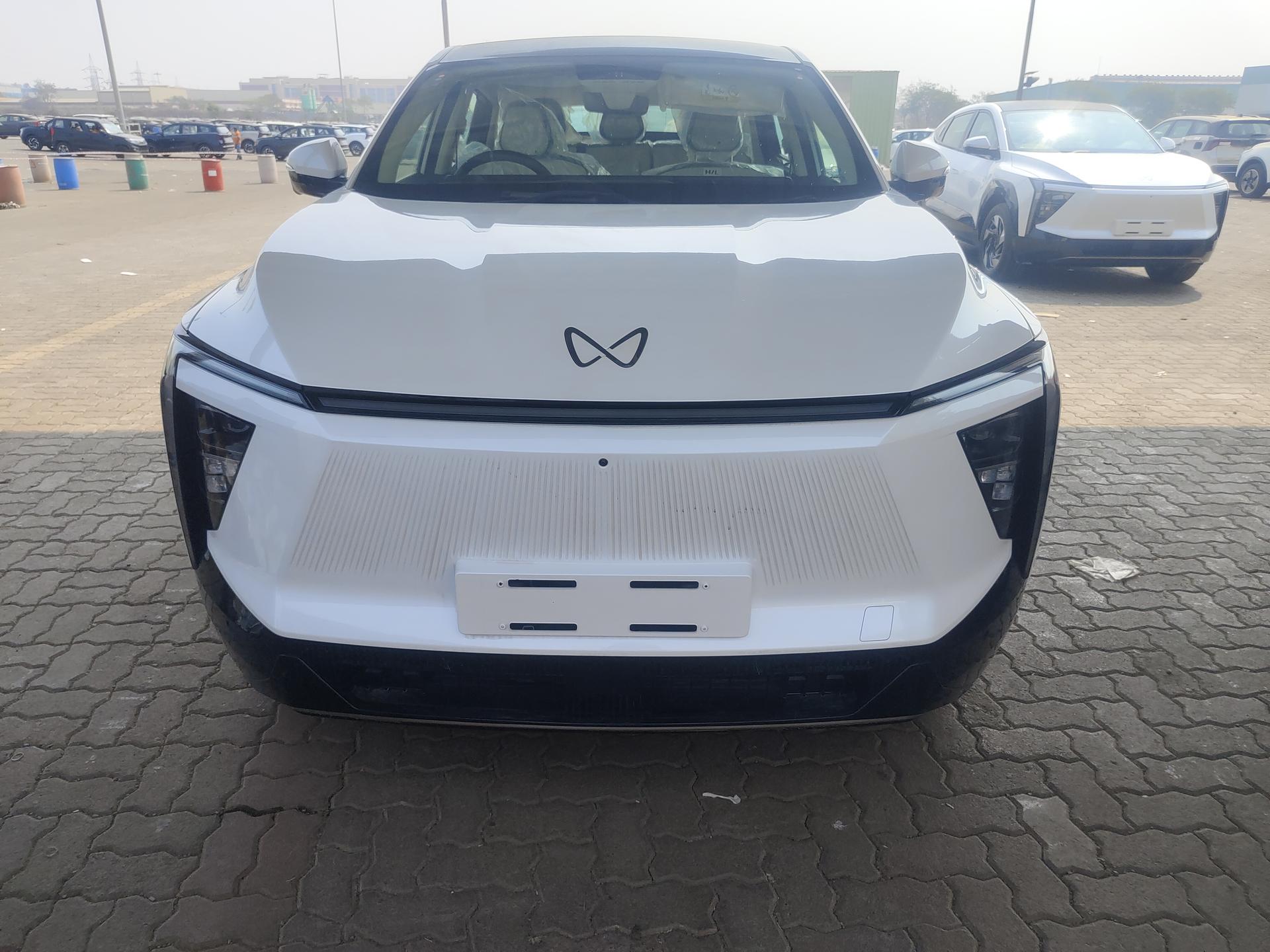 2025 महिंद्रा एक्सईवी 9ई Pack Three Select NCH 2025 महिंद्रा एक्सईवी 9ई Pack Three Select NCH