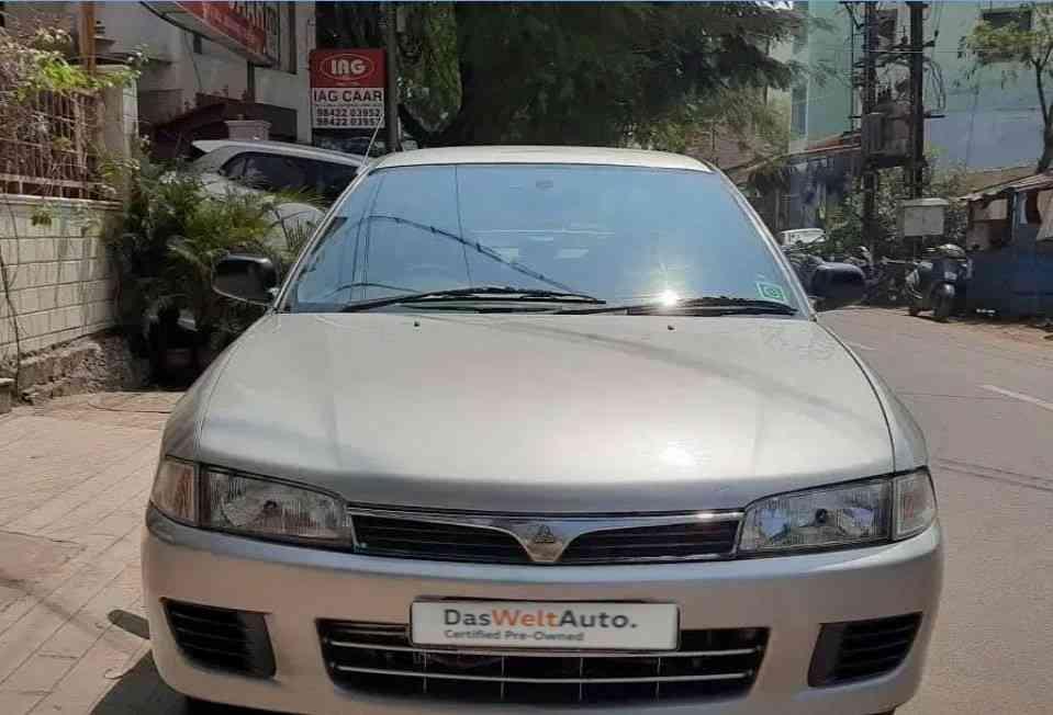 2000 मित्सुबिशी लैंसर 2.0 GLXD 2000 मित्सुबिशी लैंसर 2.0 GLXD