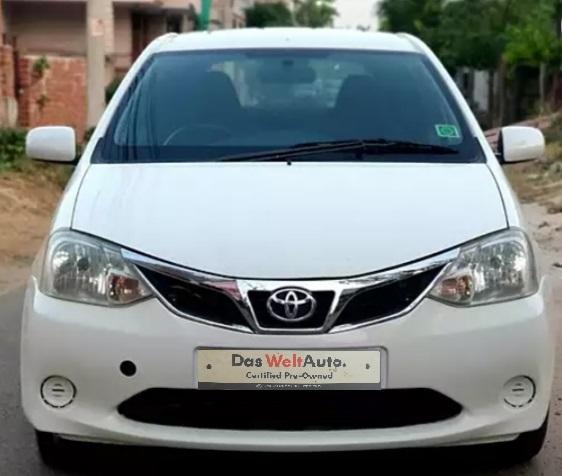 2015 टोयोटा इटिऑस लीवा V 2015 टोयोटा इटिऑस लीवा V
