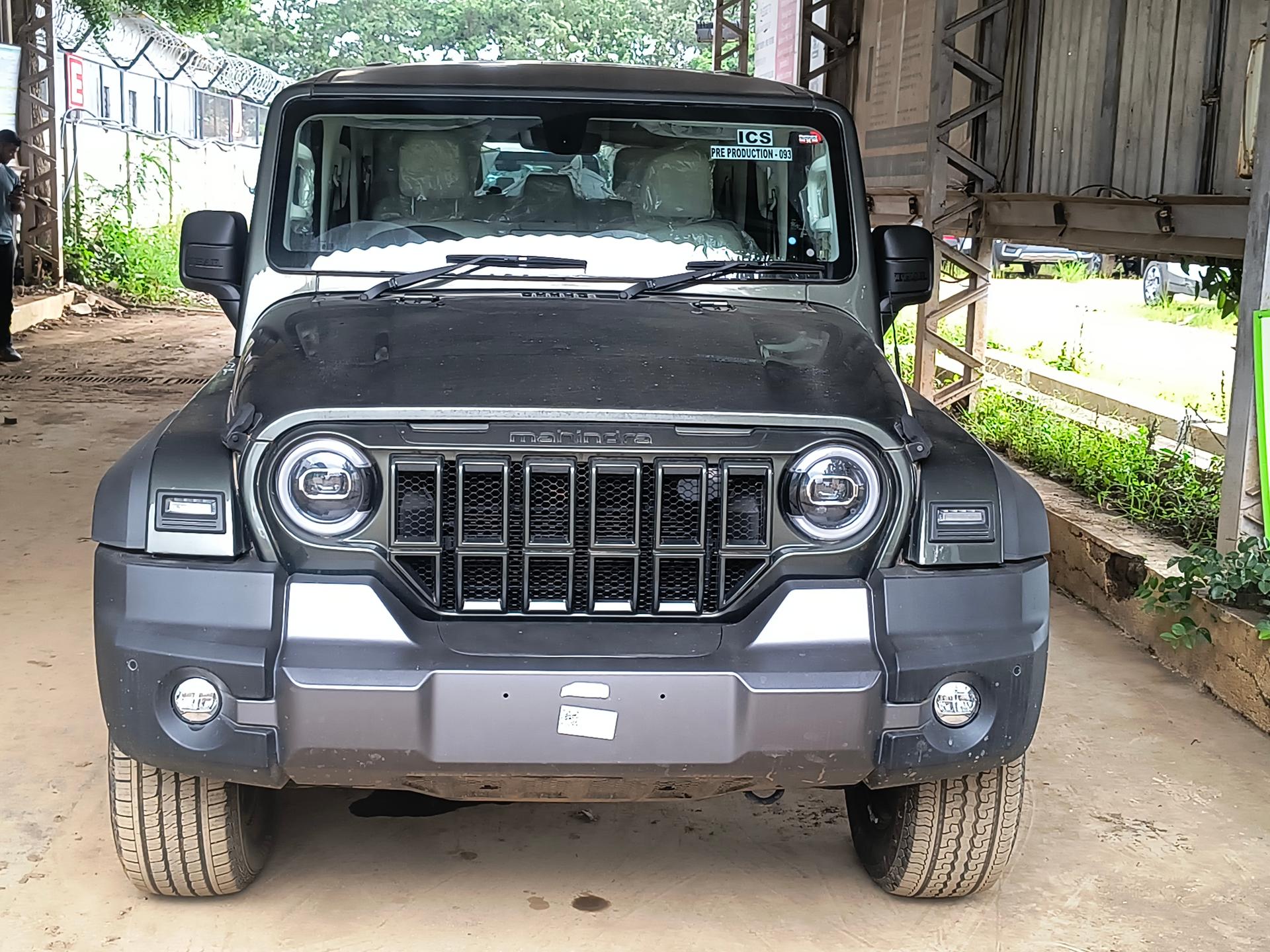 2024 महिंद्रा थार रॉक्स MX5 Petrol AT 2024 महिंद्रा थार रॉक्स MX5 Petrol AT