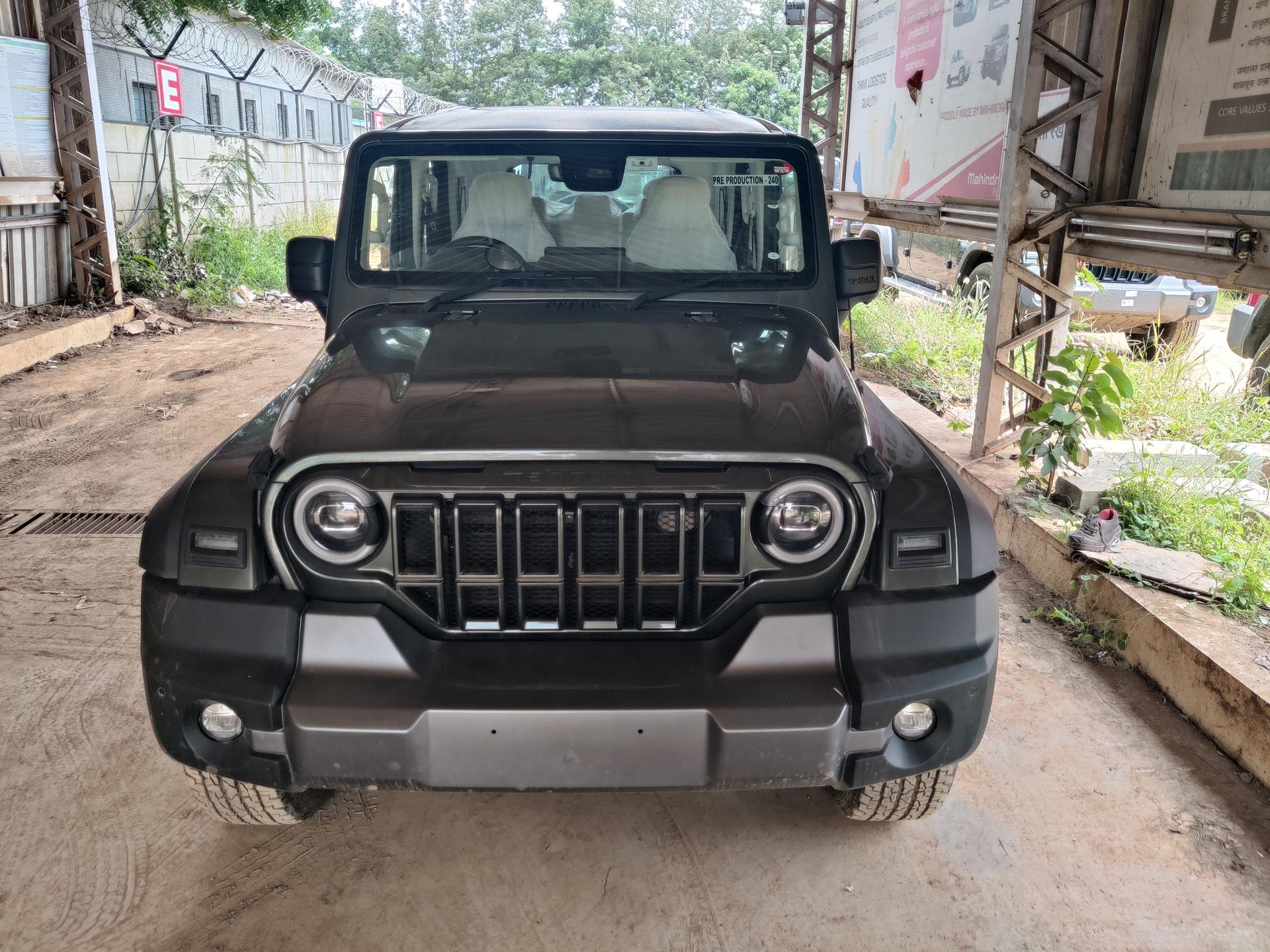 2024 महिंद्रा थार रॉक्स AX7L Petrol AT 2024 महिंद्रा थार रॉक्स AX7L Petrol AT